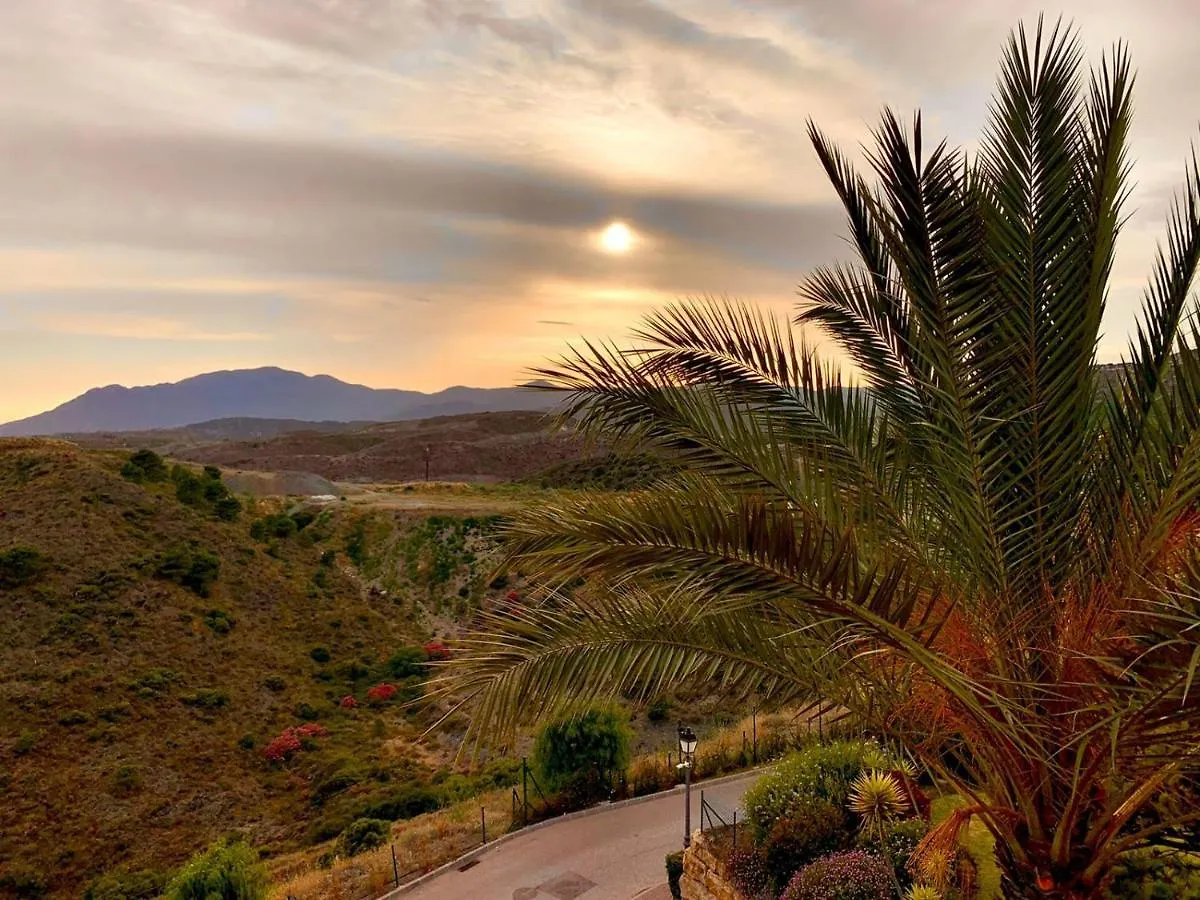 Quartiers Marbella Penthouse In Hacienda Cifuentes Benahavis Apartment Estepona 0*,  Spain