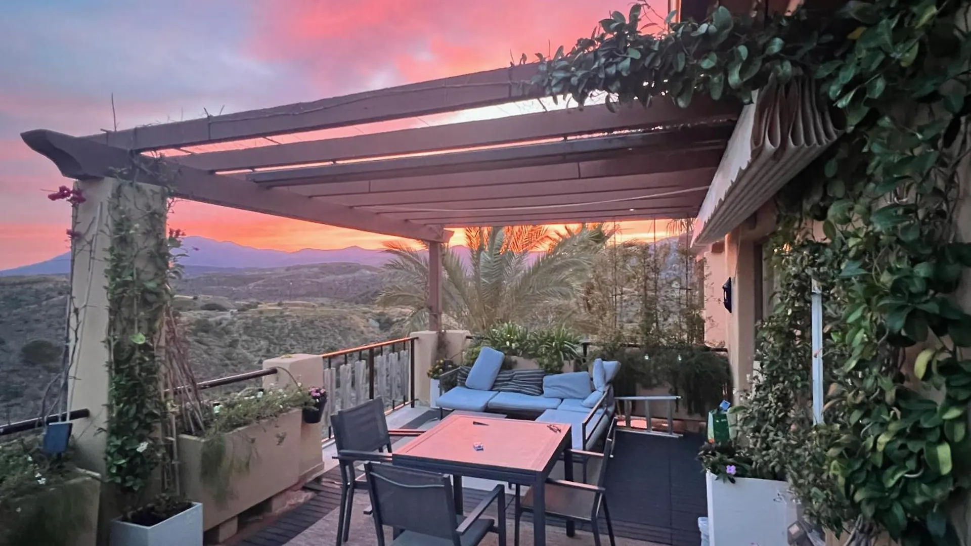 Quartiers Marbella Penthouse In Hacienda Cifuentes Benahavis Apartment Estepona